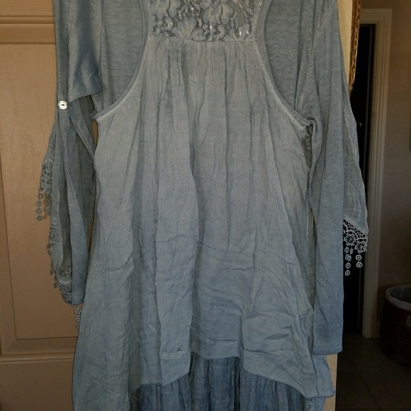 Ladies tunic blue tone almost denim in color - Picture 2 of 3